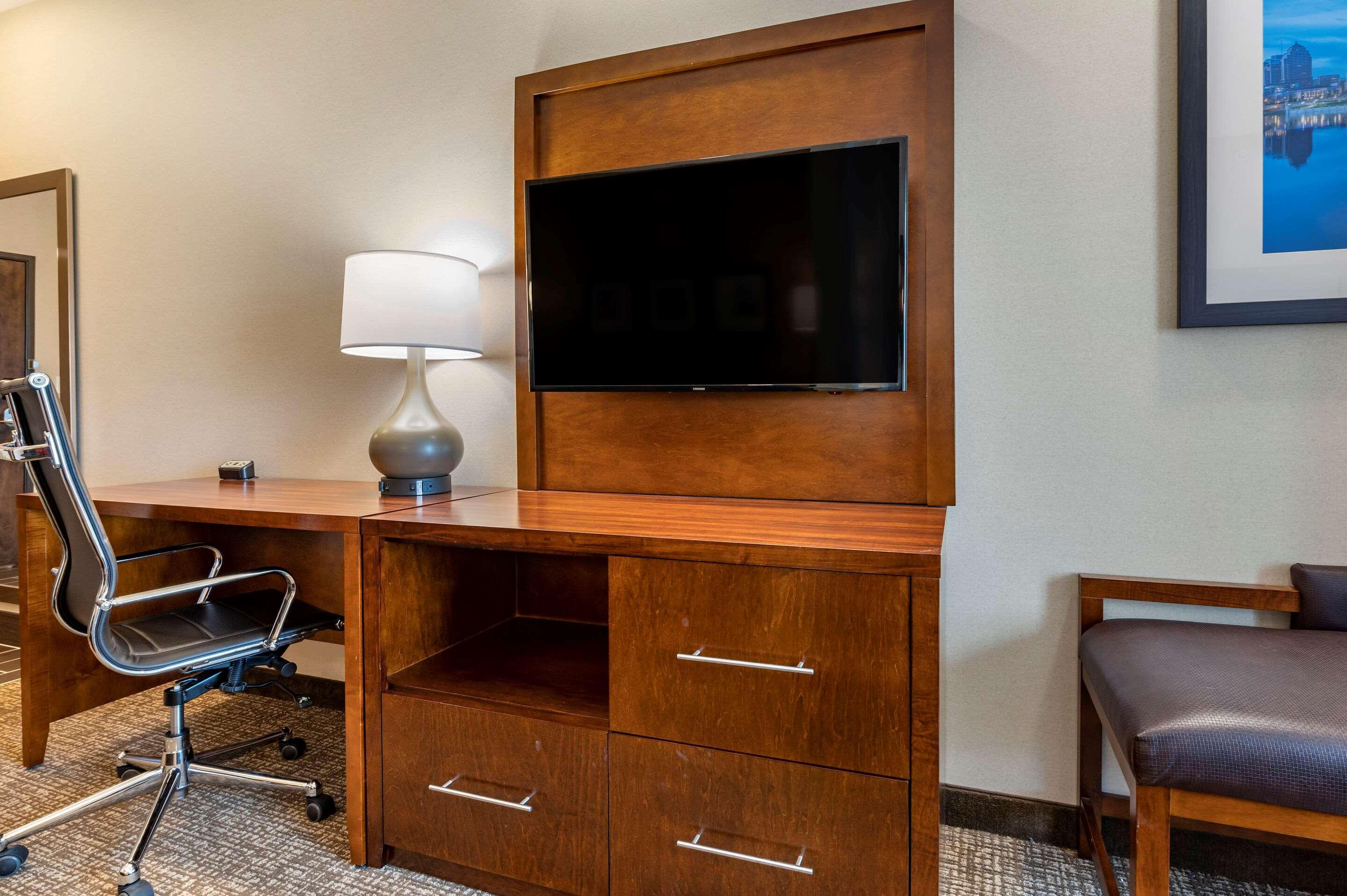 Comfort Suites Columbus Airport מראה חיצוני תמונה