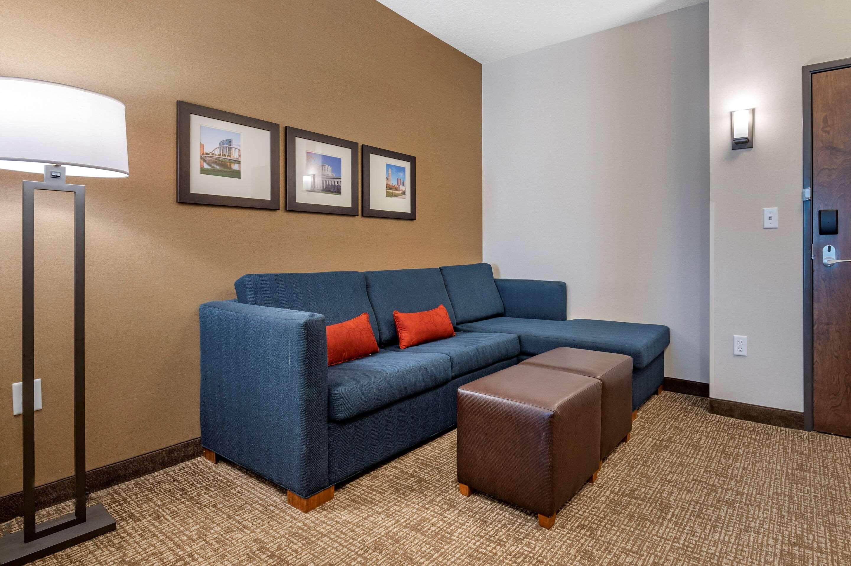 Comfort Suites Columbus Airport מראה חיצוני תמונה