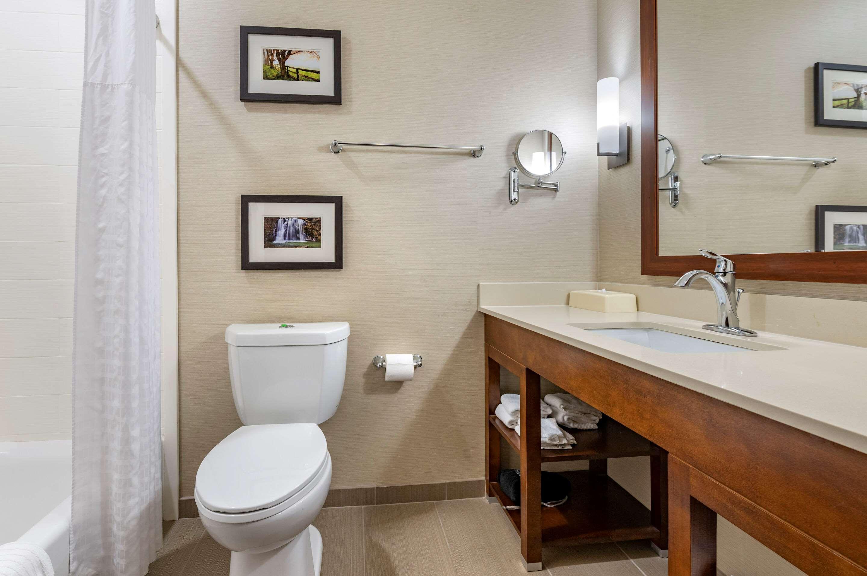 Comfort Suites Columbus Airport מראה חיצוני תמונה