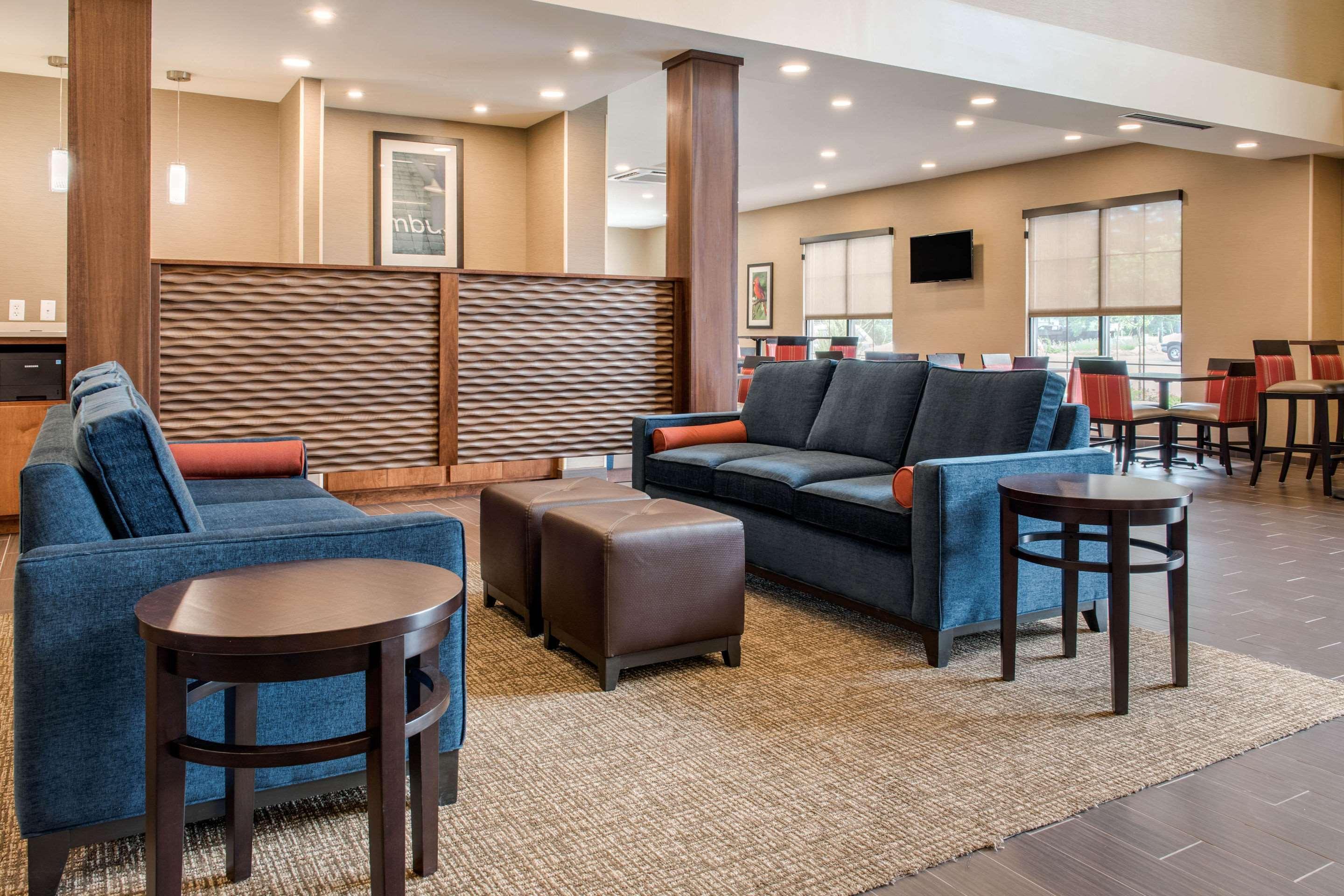 Comfort Suites Columbus Airport מראה חיצוני תמונה