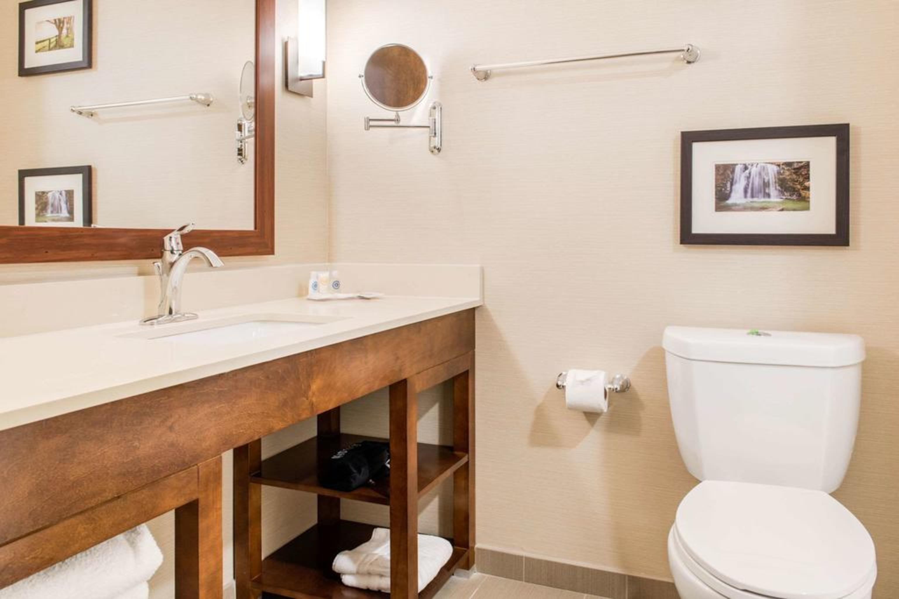 Comfort Suites Columbus Airport מראה חיצוני תמונה