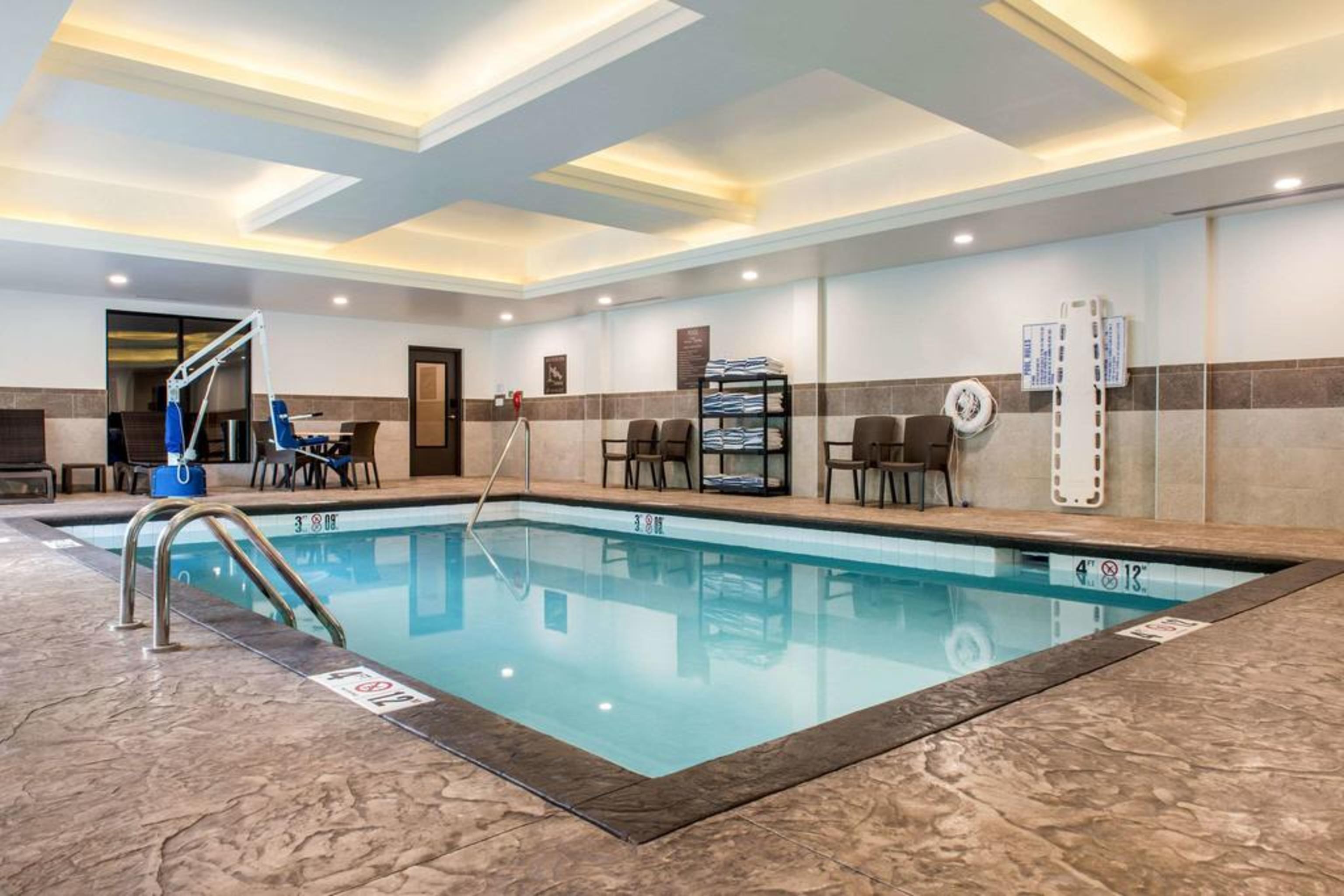 Comfort Suites Columbus Airport מראה חיצוני תמונה
