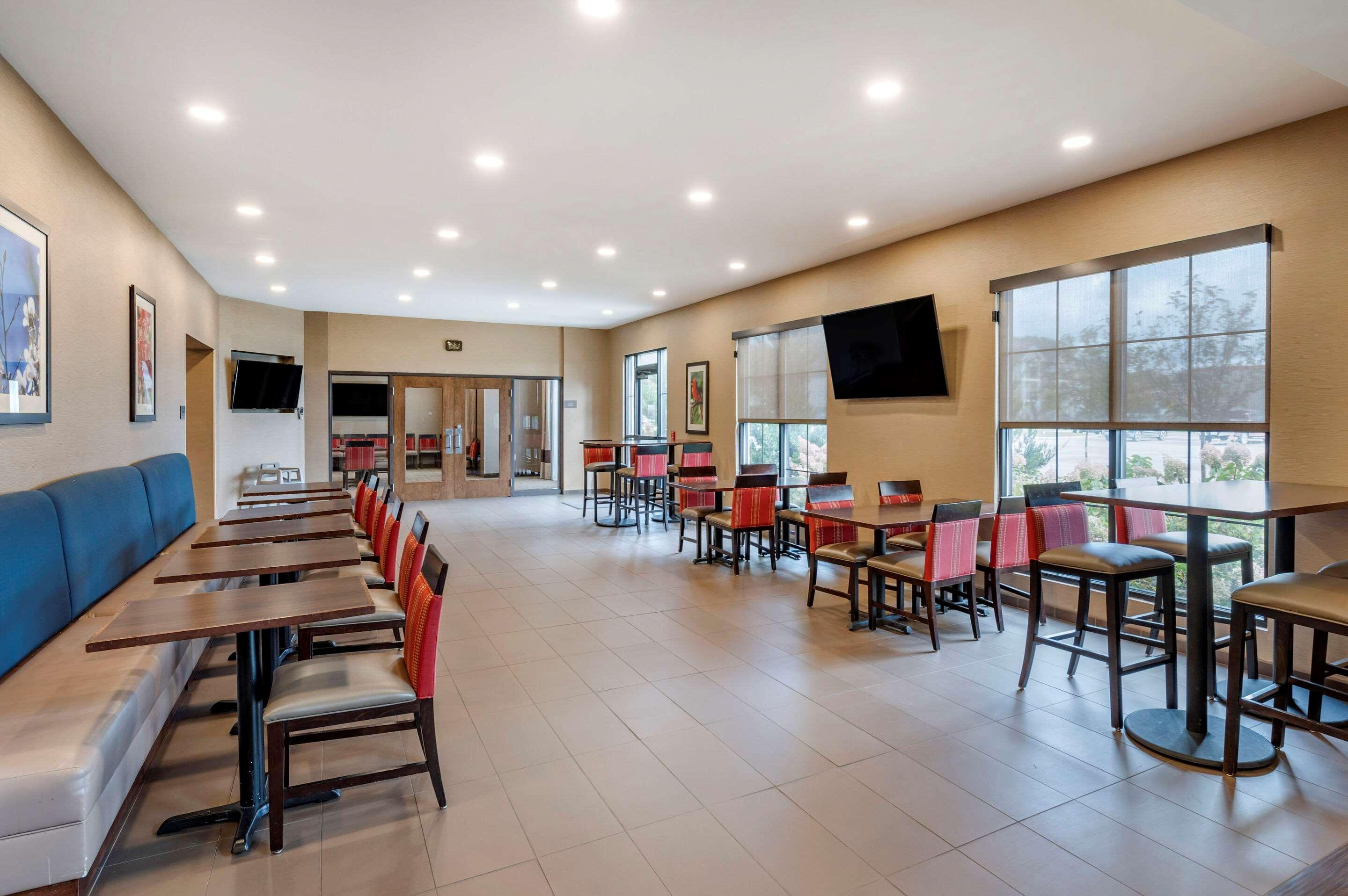 Comfort Suites Columbus Airport מראה חיצוני תמונה