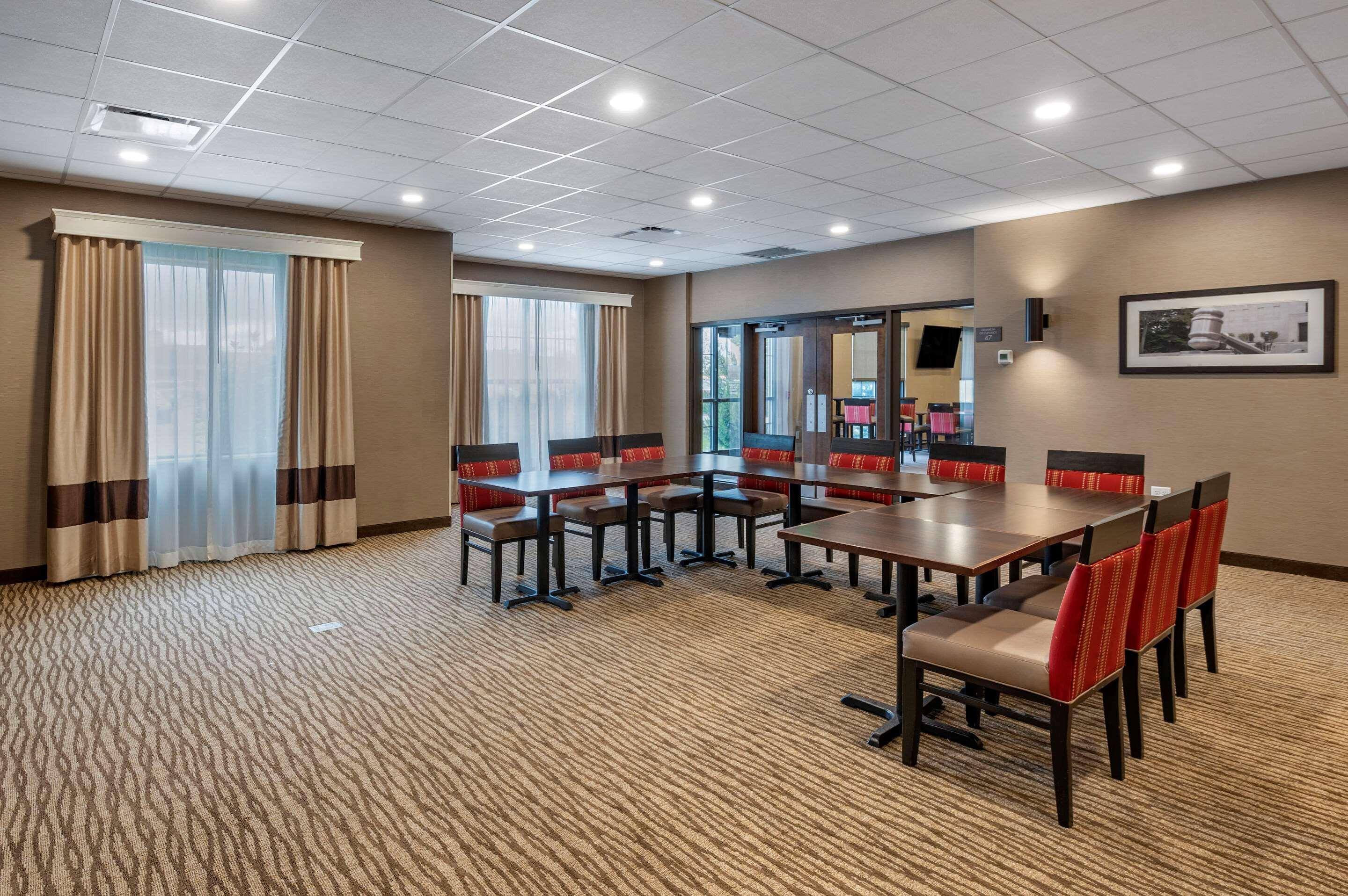 Comfort Suites Columbus Airport מראה חיצוני תמונה