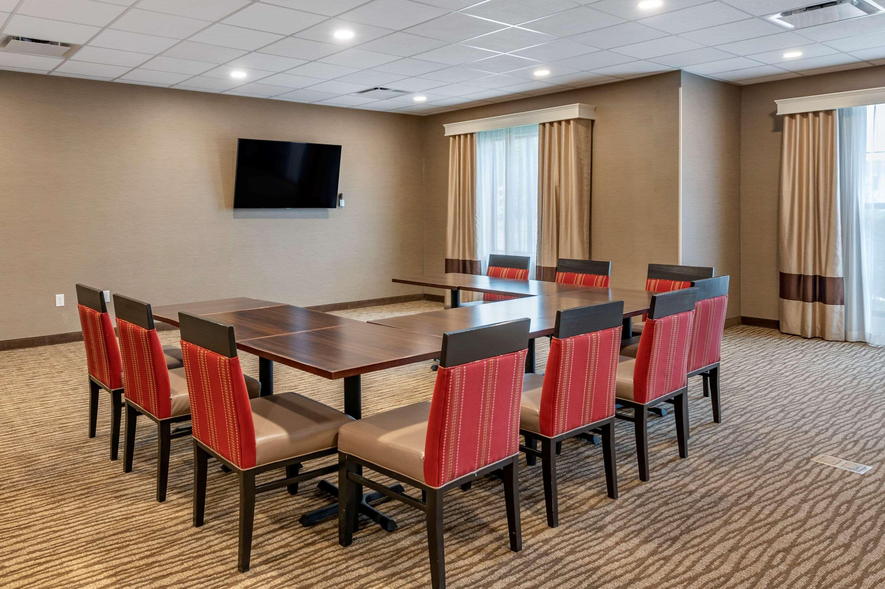 Comfort Suites Columbus Airport מראה חיצוני תמונה